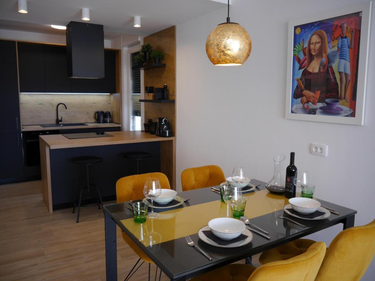 Apartment "Mon Ami" Трогир Екстериор снимка