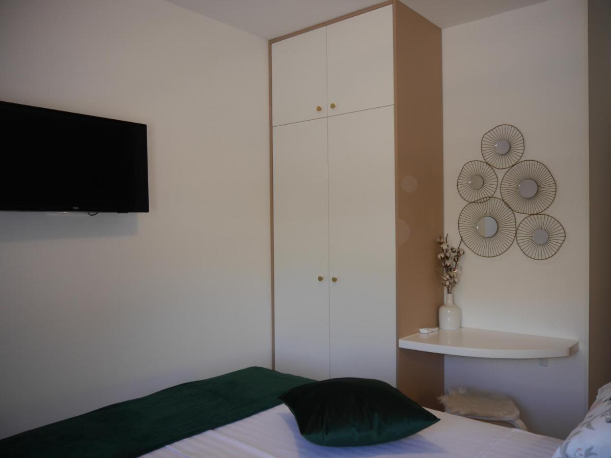 Apartment "Mon Ami" Трогир Екстериор снимка