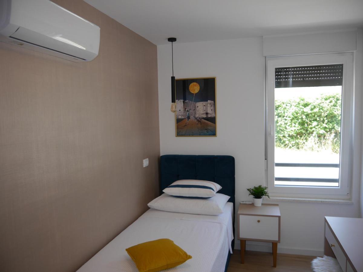 Apartment "Mon Ami" Трогир Екстериор снимка