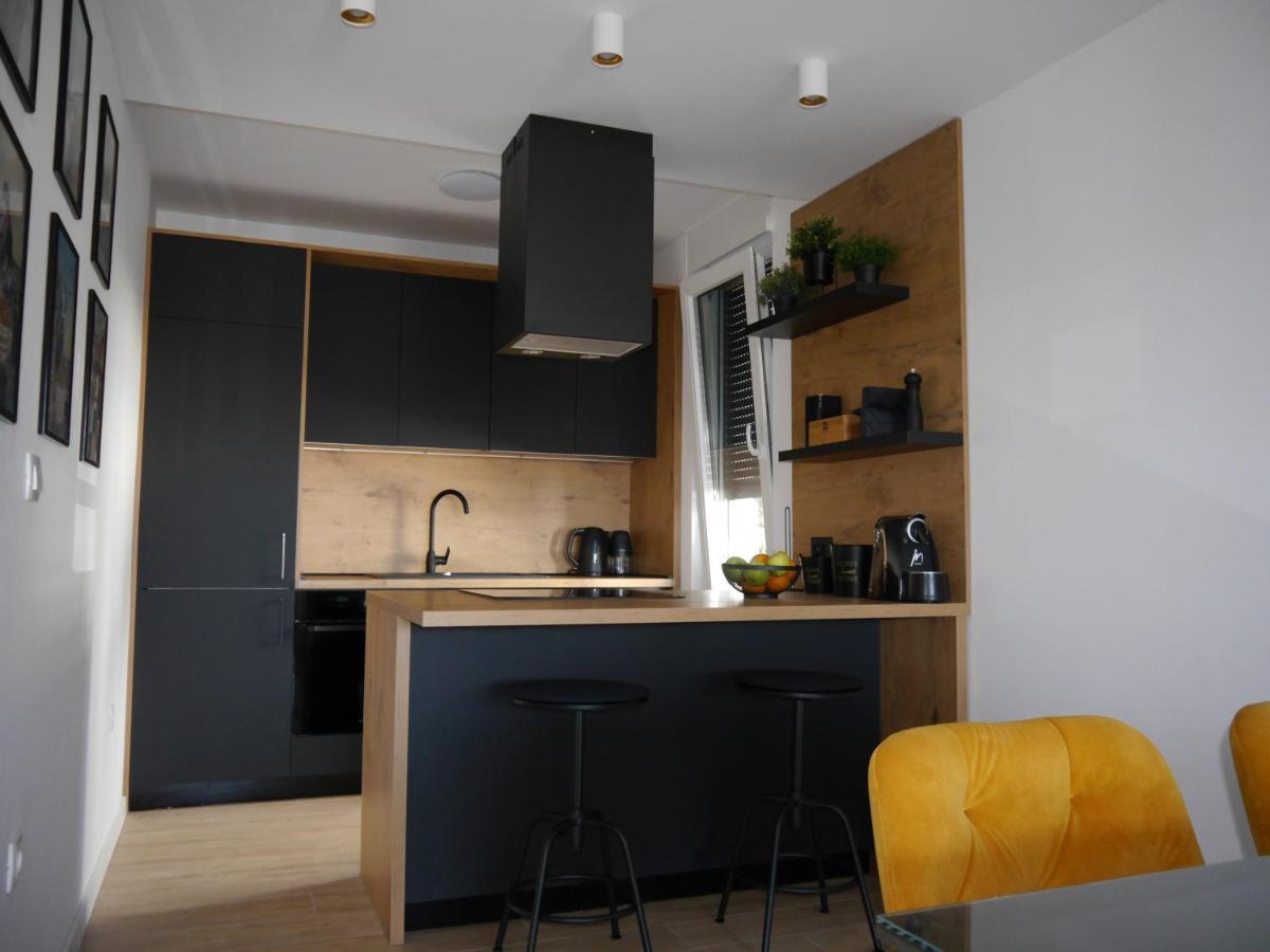 Apartment "Mon Ami" Трогир Екстериор снимка