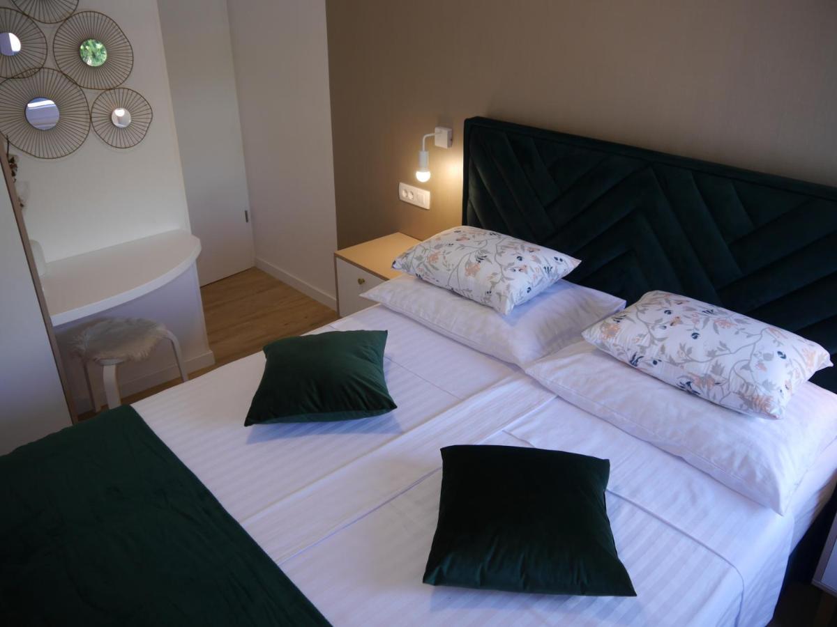 Apartment "Mon Ami" Трогир Екстериор снимка