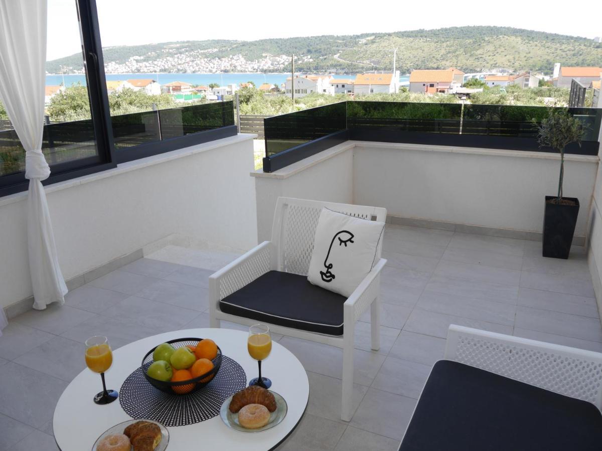 Apartment "Mon Ami" Трогир Екстериор снимка